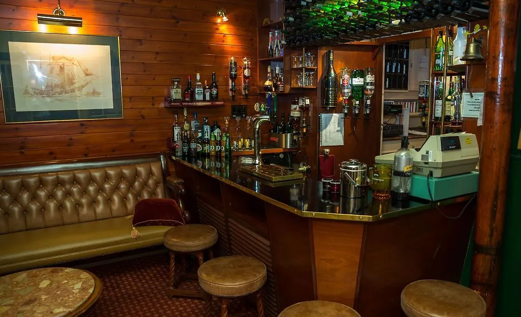 Hotel Quayside 3*