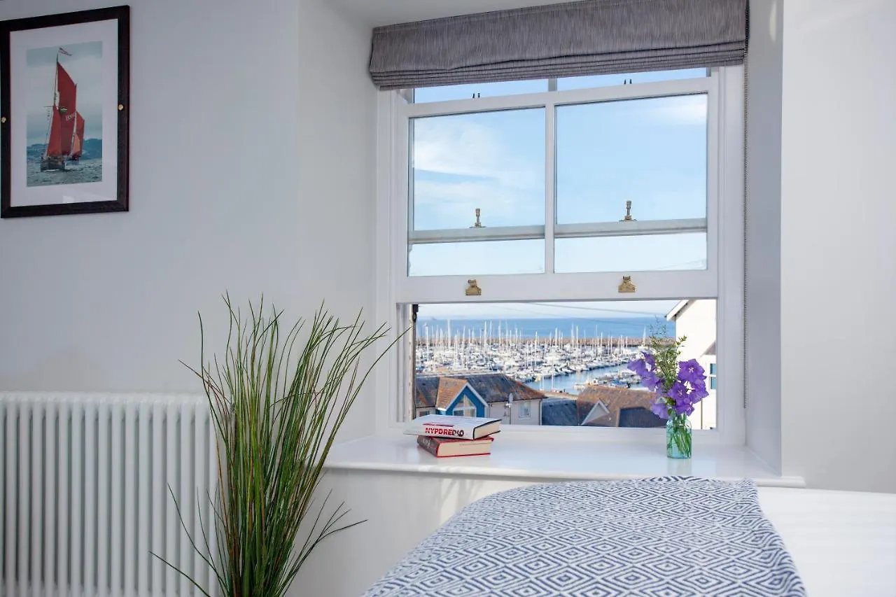 Golden Vanity, Maritime Suites,
