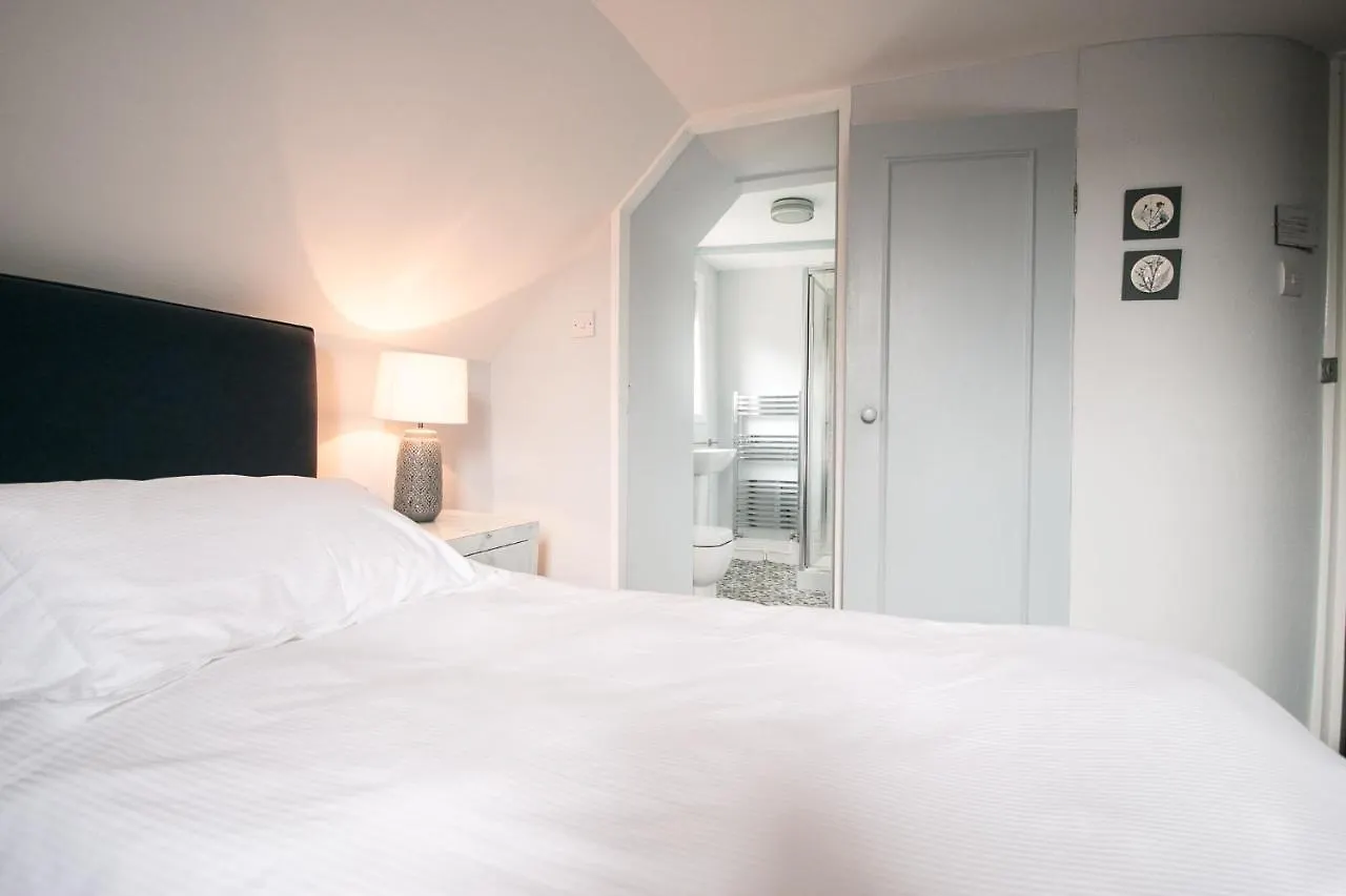 بيت ضيافة Raddicombe Lodge, Only 4*