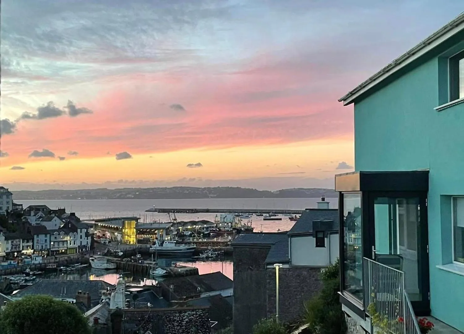 Holiday home Saltys Cottage, - 2 Min Walk To The Harbour