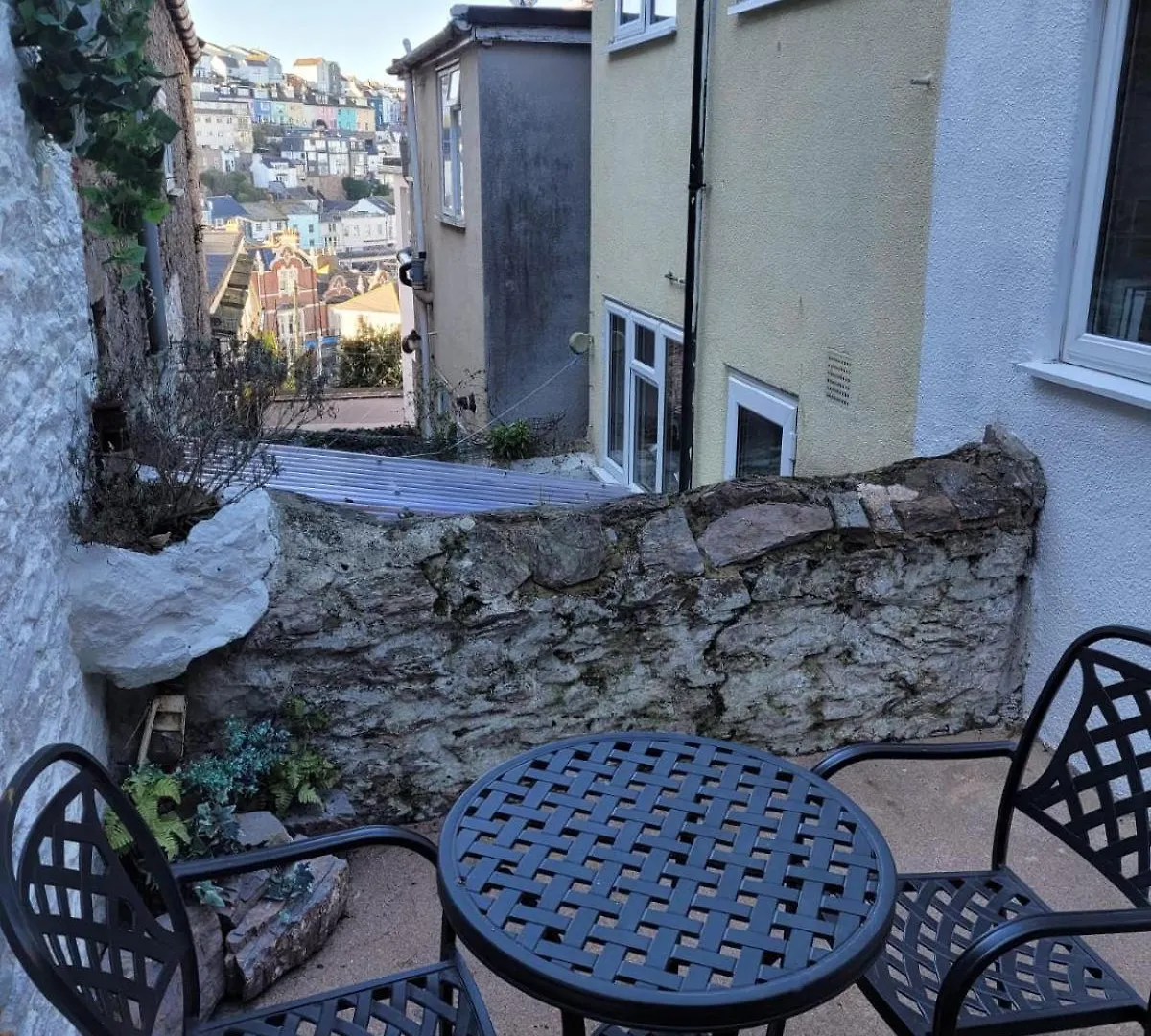 Holiday home Saltys Cottage, - 2 Min Walk To The Harbour *