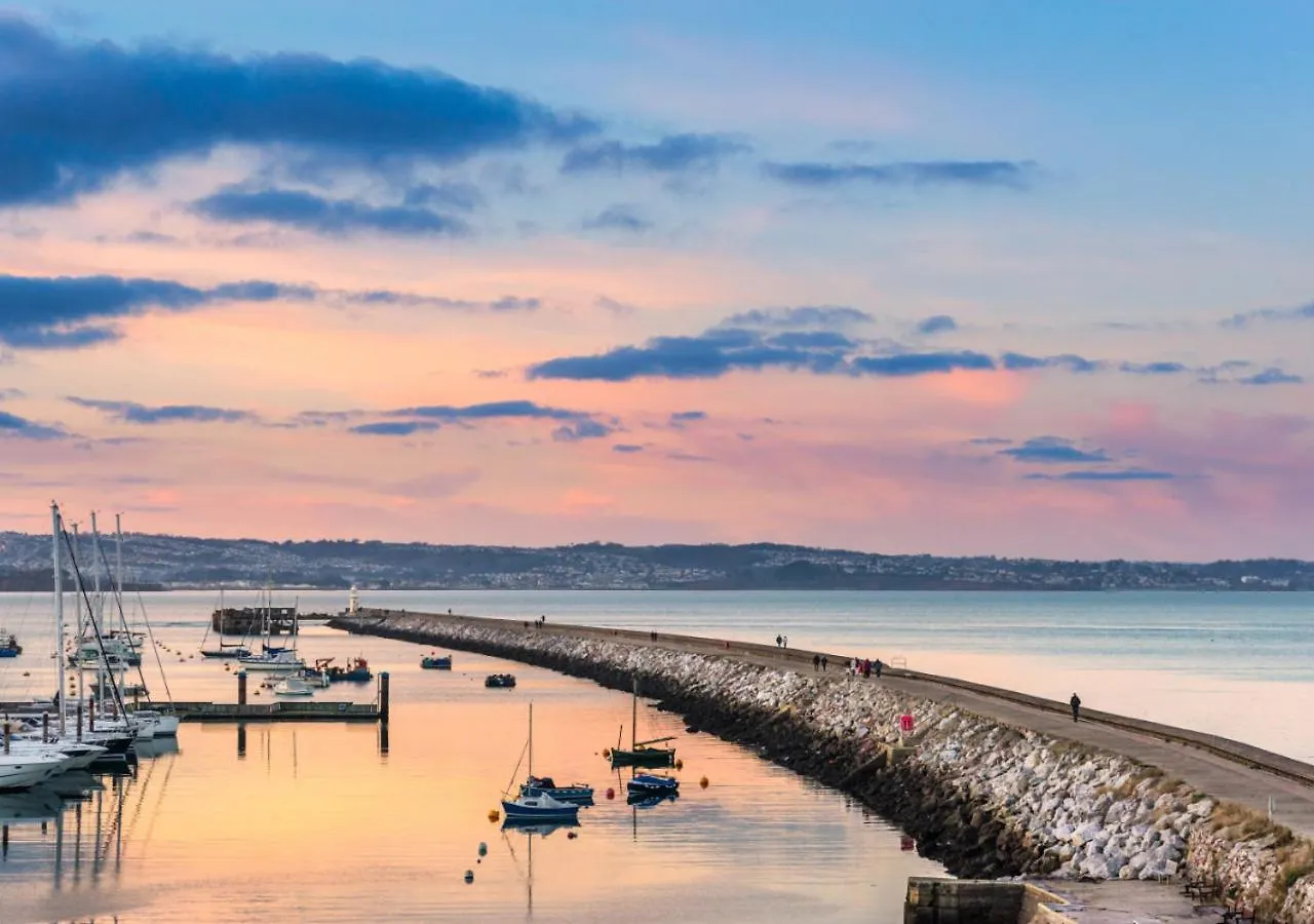 Crows Nest * Brixham