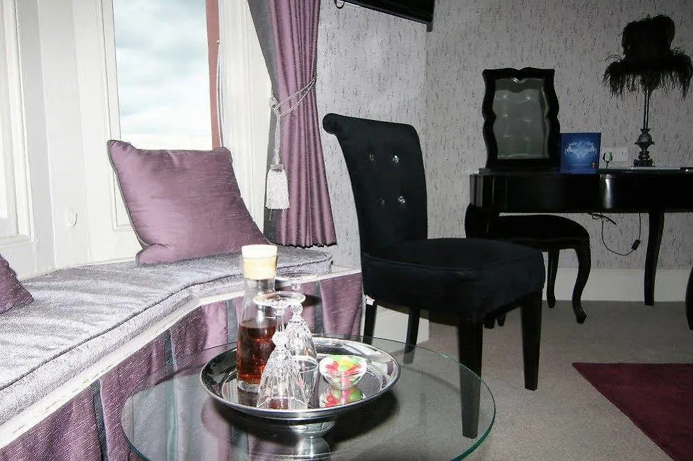 Quayside Hotel 3*