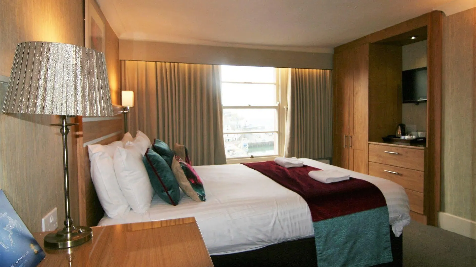 Hotel Quayside 3*