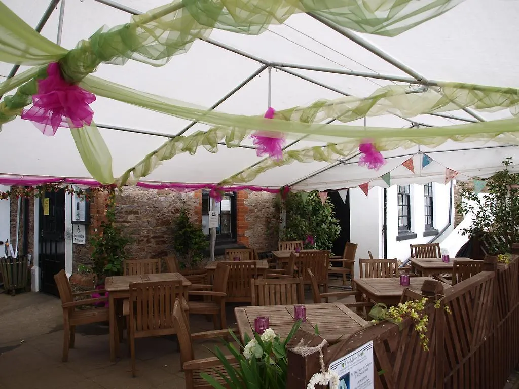 Bed & Breakfast Manor 4*