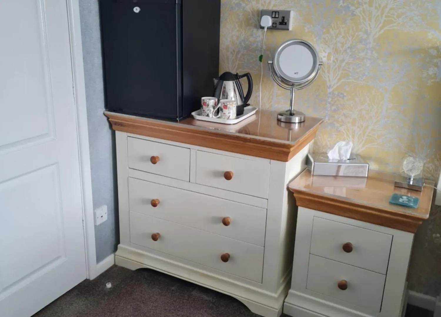 Brookside Guest house 4*