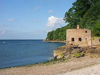 Manor Bed & Breakfast 4*