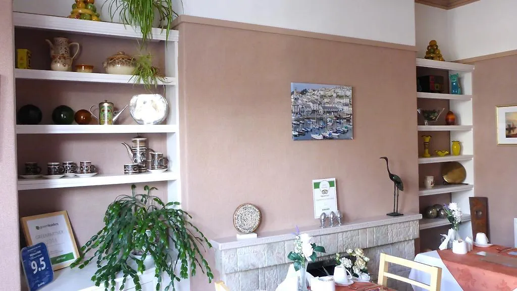 לינה וארוחת בוקר Midhurst בריקסהאם