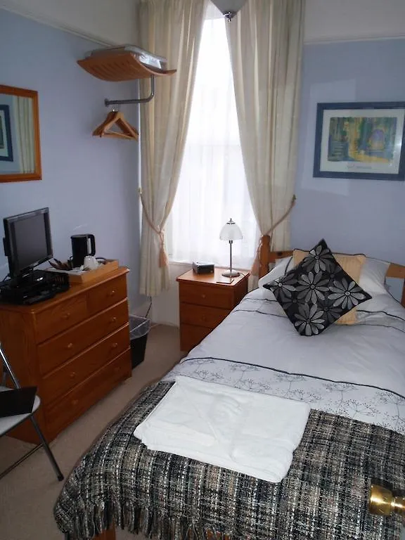 לינה וארוחת בוקר Midhurst 4*