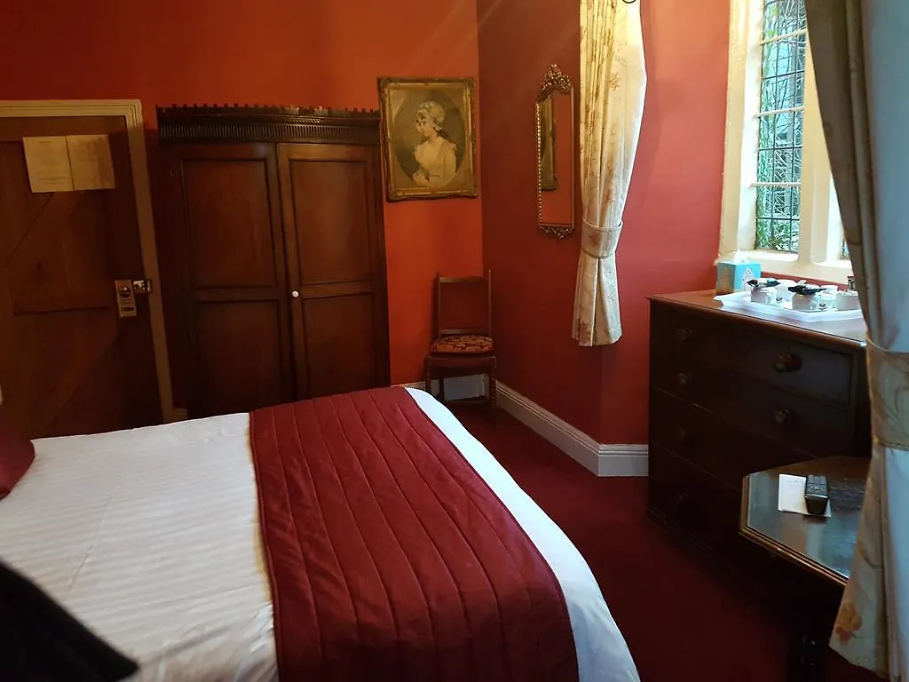 בית הארחה Churston Court 3*