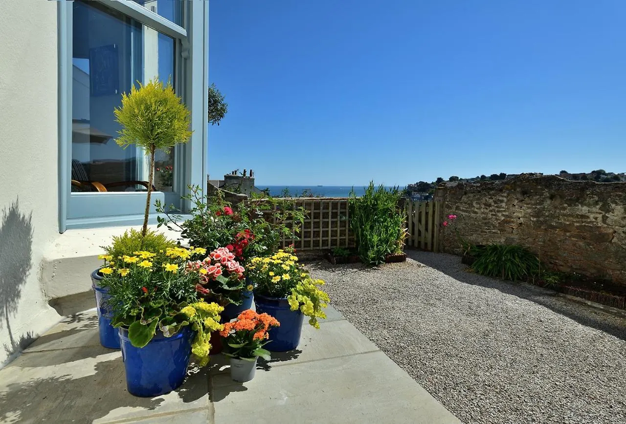 Beacon House 3* بركسهام